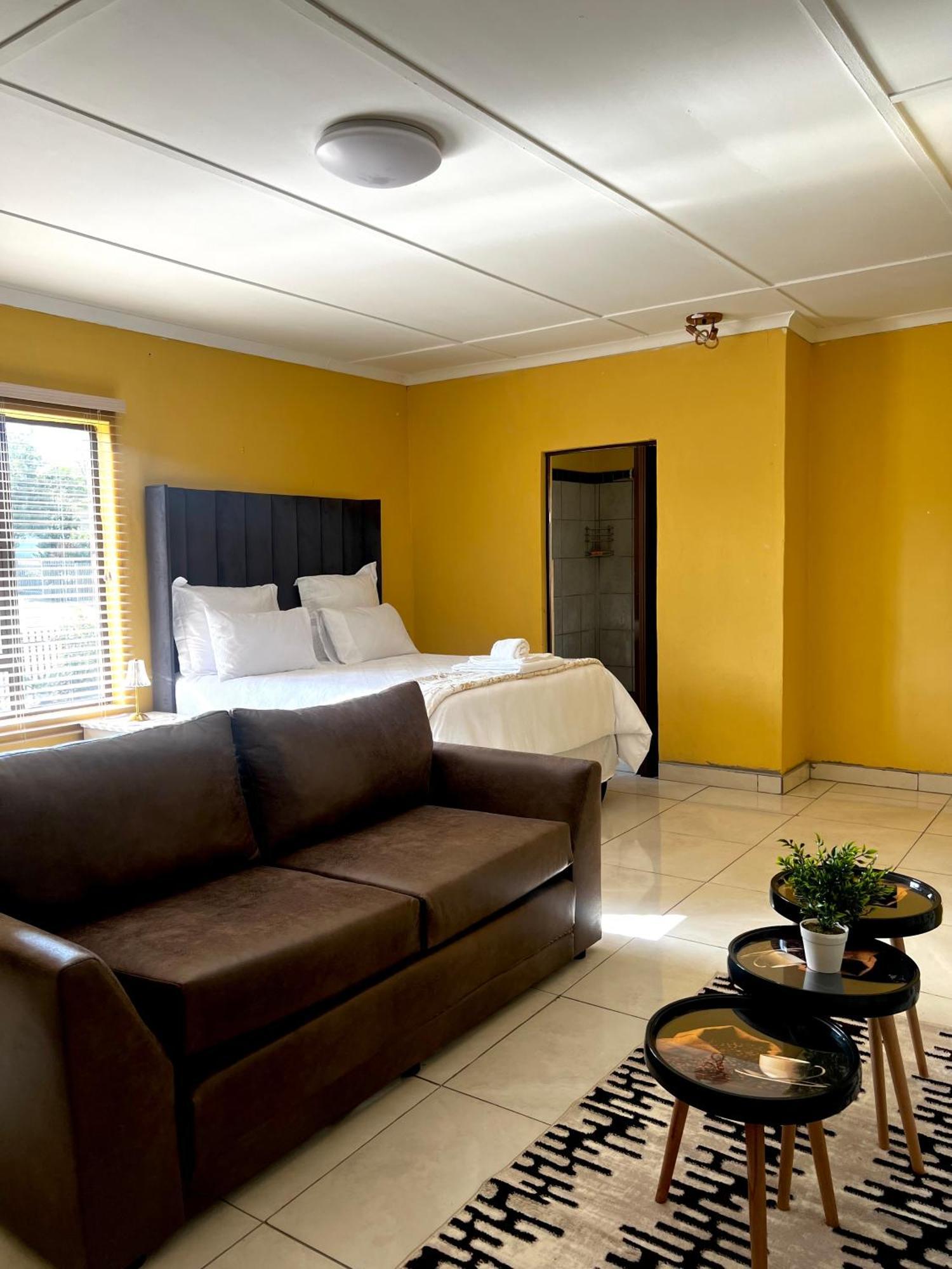 Nkguesthouse Ladysmith Dış mekan fotoğraf
