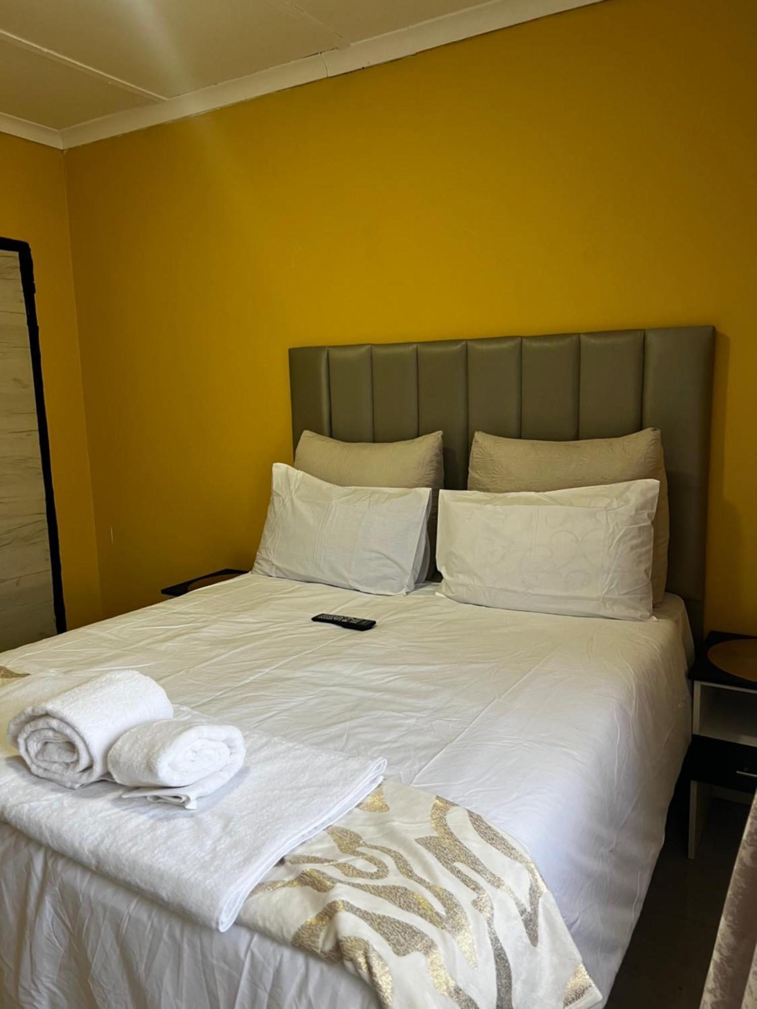 Nkguesthouse Ladysmith Dış mekan fotoğraf