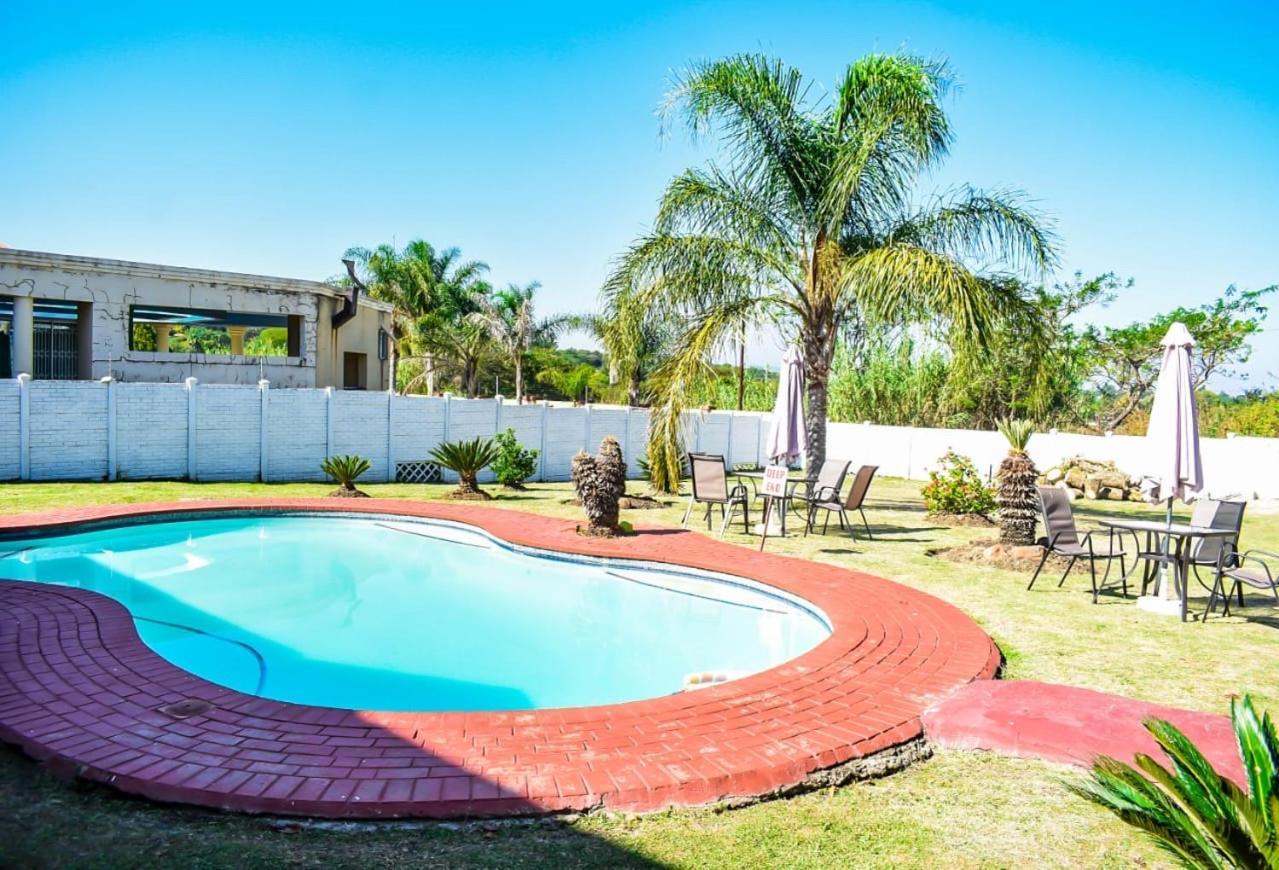 Nkguesthouse Ladysmith Dış mekan fotoğraf